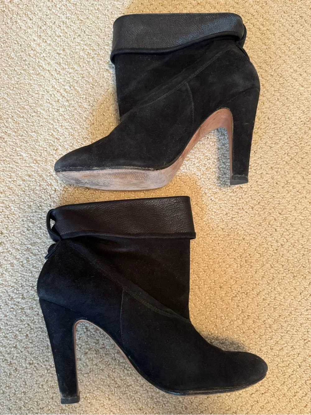 Ann Taylor Black Suede Fold-Over Ankle Booties Size 9